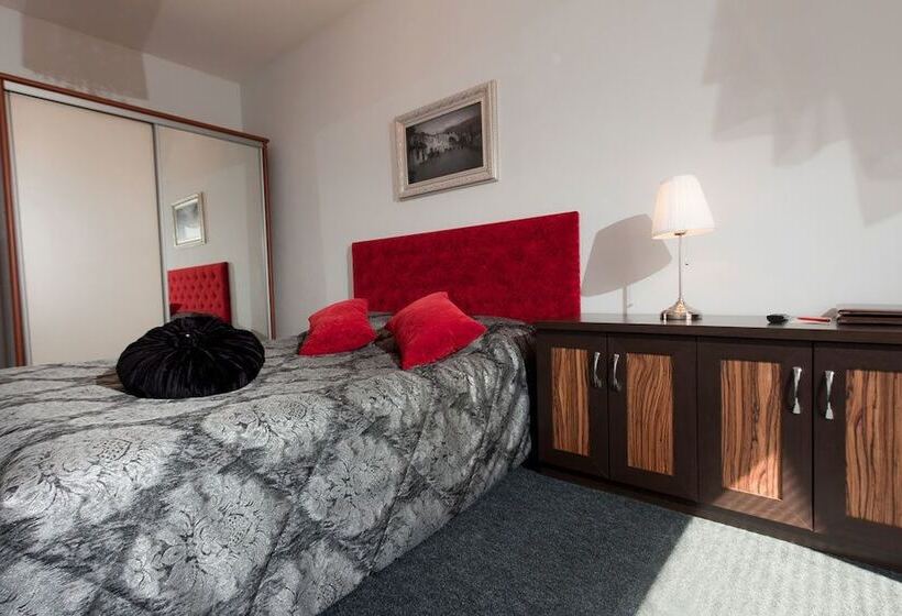 غرفة بيزنس, Stone