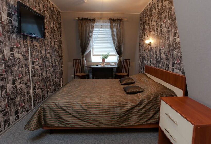 غرفة سوبيريور, Stone