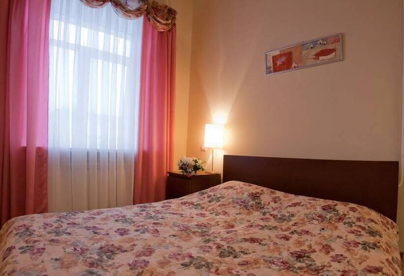 جناح جونيور, Stone