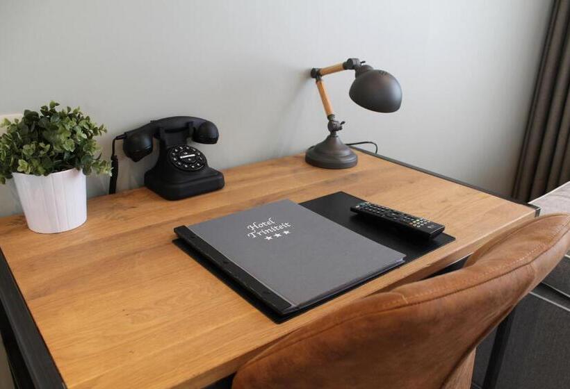 חדר סטנדרט יחיד, Triniteit