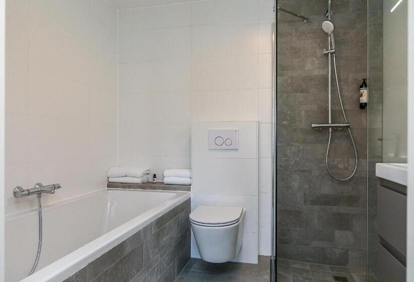 ファミリールーム, Victoria