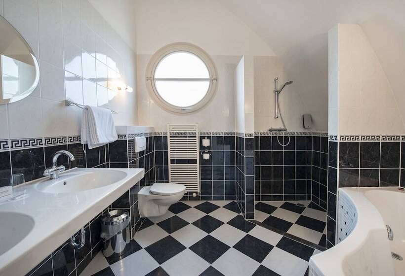 ジュニアスイート, Victoria