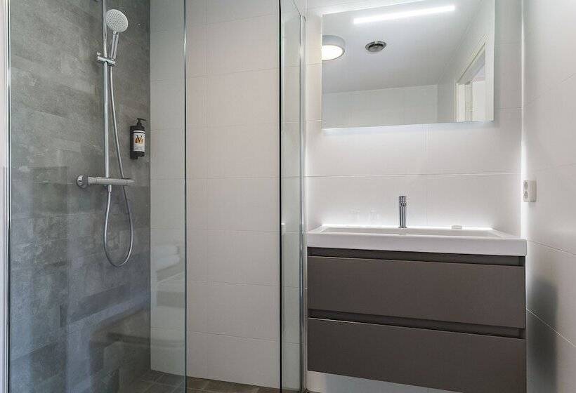 ファミリールーム, Victoria