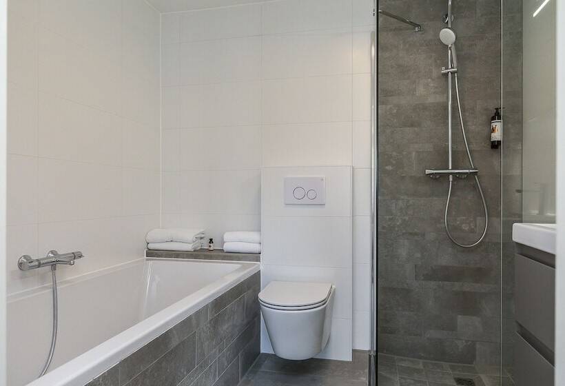 ファミリールーム, Victoria