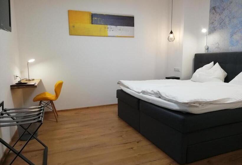 스탠다드 룸, Zum Goldenen Hirschen