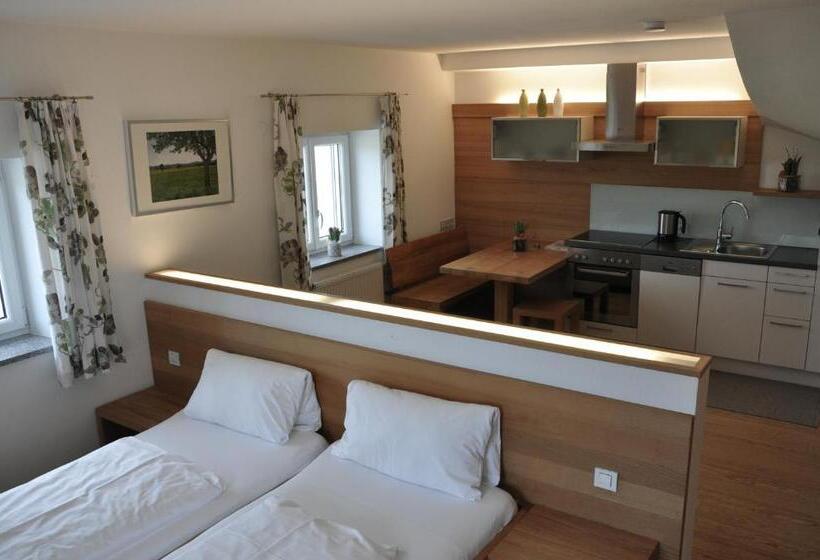 חדר משפחתי, ölerhof