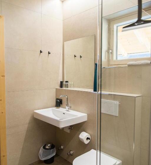 חדר קומפורט, ölerhof