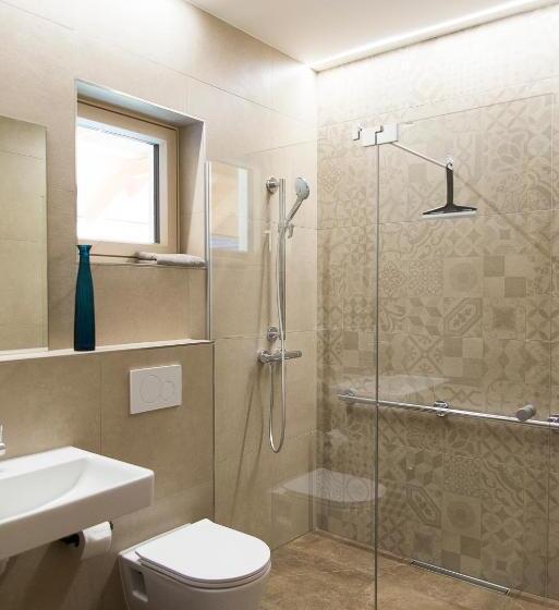 דירת שני חדרים, ölerhof