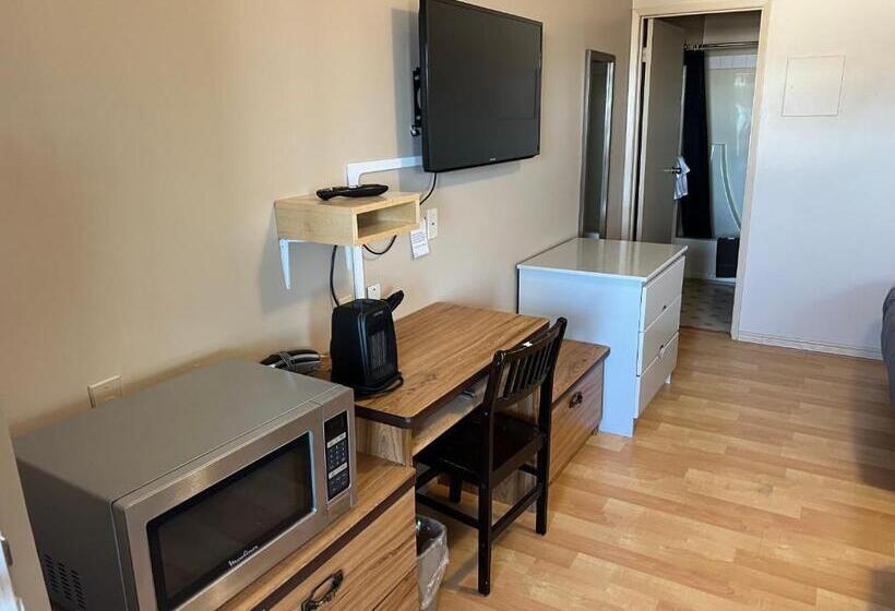 חדר בסיסי, Kings Court Motel