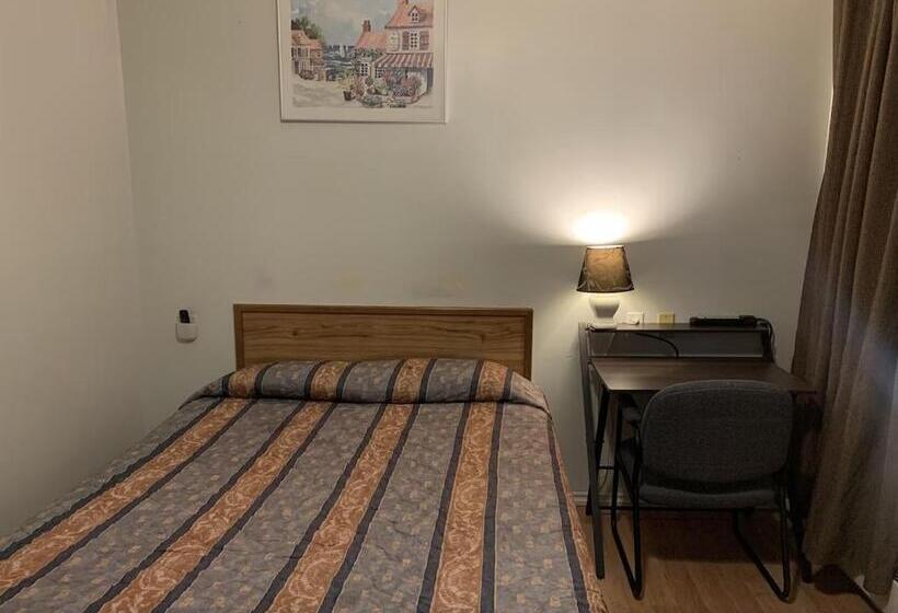 חדר סטנדרט, Kings Court Motel