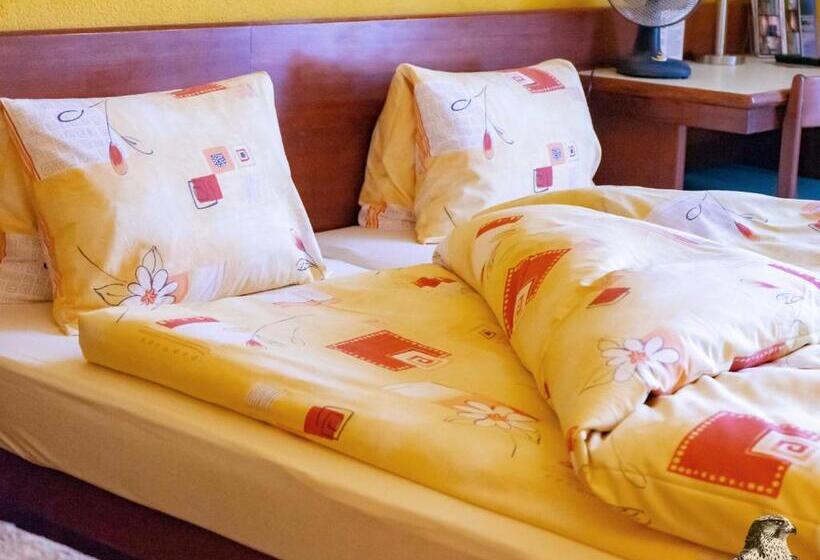 스탠다드 트리플 룸, Gasthof Zum Falken