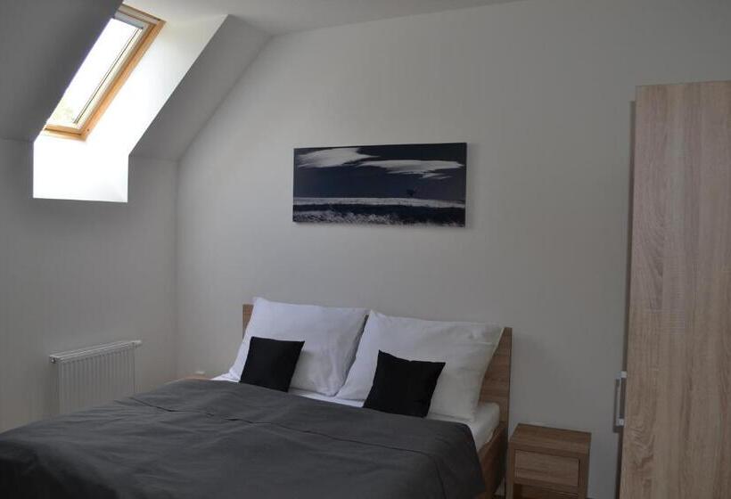 Студия Стандарт, Penzion Nad Oborou