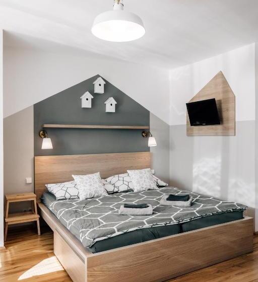 Студия Стандарт, Penzion V Roklich & Apartmens V Roklich