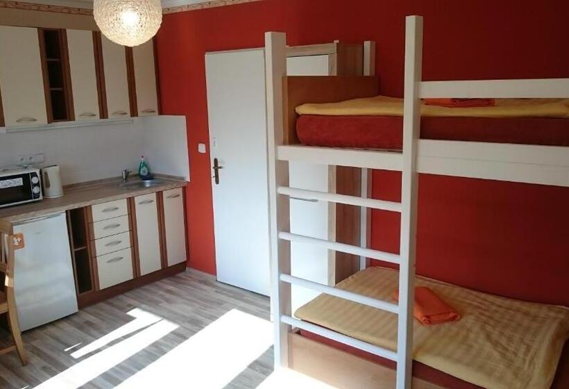 Апартаменты 2 Спальни, Penzion V Roklich & Apartmens V Roklich