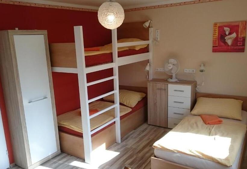 Апартаменты 2 Спальни, Penzion V Roklich & Apartmens V Roklich