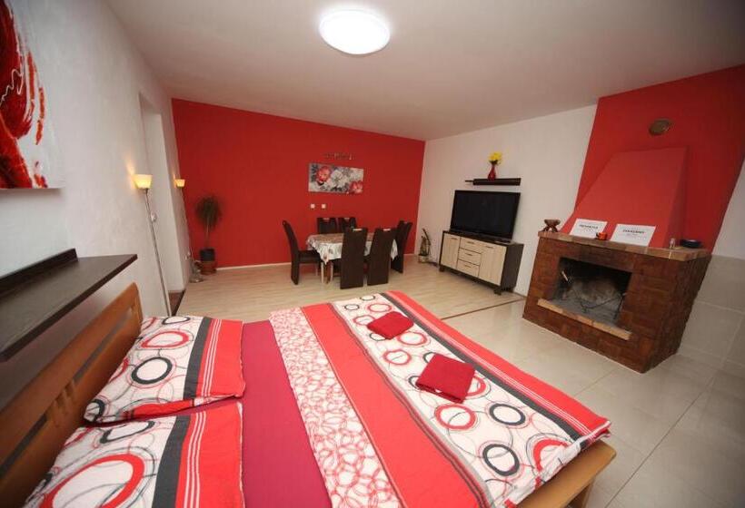 Апартаменты Superior 2 Спальни, Penzion V Roklich & Apartmens V Roklich