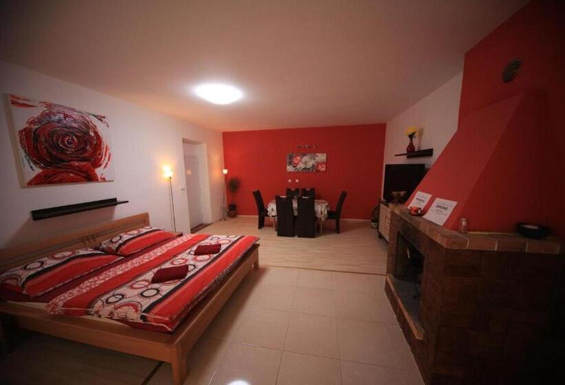 Апартаменты Superior 2 Спальни, Penzion V Roklich & Apartmens V Roklich