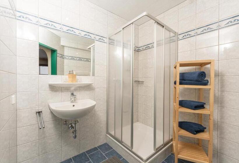 شقة غرفتين نوم مزودة بشُرفة, Winklhütte