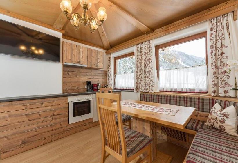 شقة غرفتين نوم مزودة بشُرفة, Winklhütte