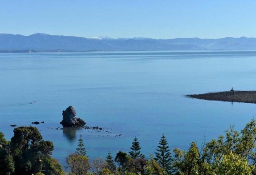 Standard room with outdoor bath, Studio Or Cabin On Whitby