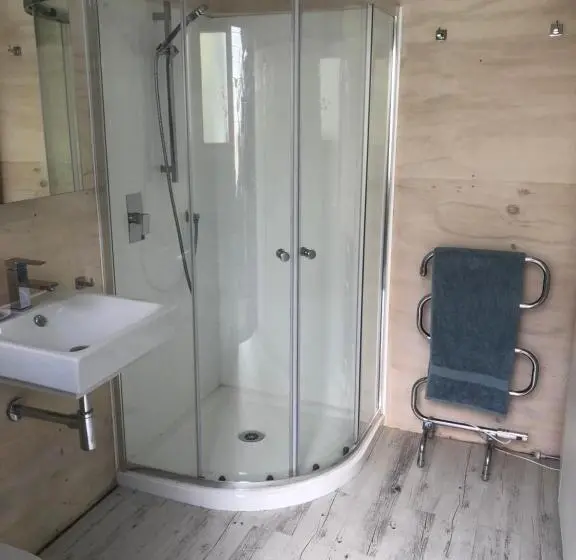 Standard room with outdoor bath, Studio Or Cabin On Whitby