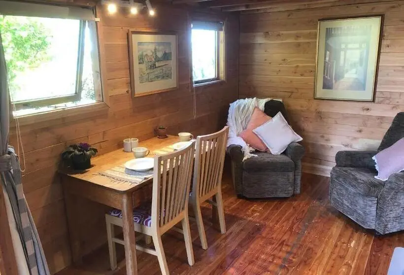 Standard room with outdoor bath, Studio Or Cabin On Whitby