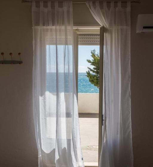 带海景标准四人间, Bluriva