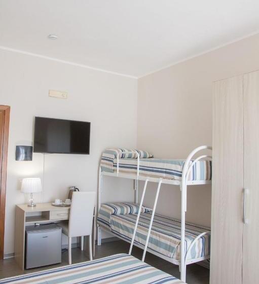 带阳台标准四人间, Bluriva