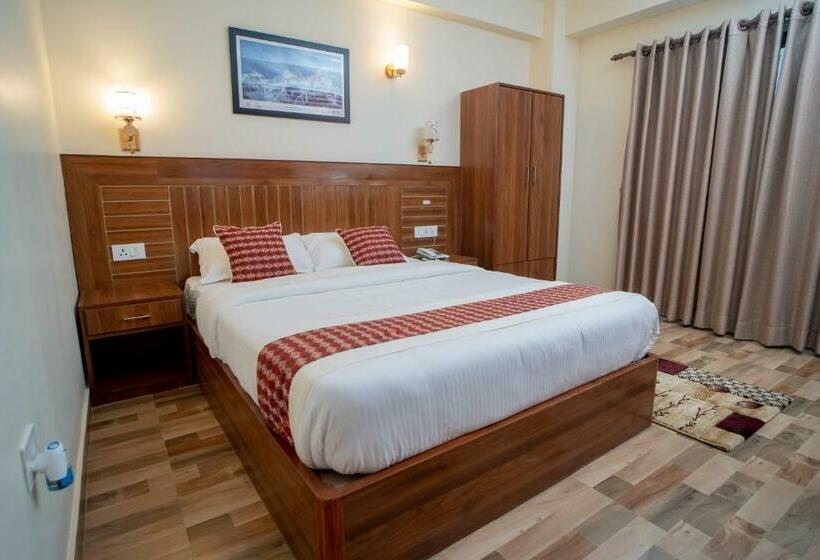 اتاق لوکس با بالکن, Madhuban