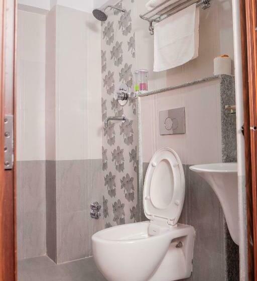 اتاق لوکس با بالکن, Madhuban