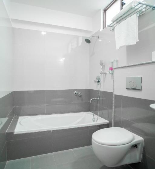 اتاق لوکس, Madhuban