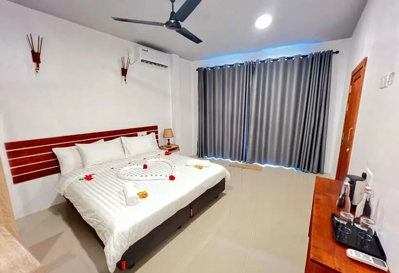 اتاق لوکس با تخت بزرگ, Finolhu Dhigurah