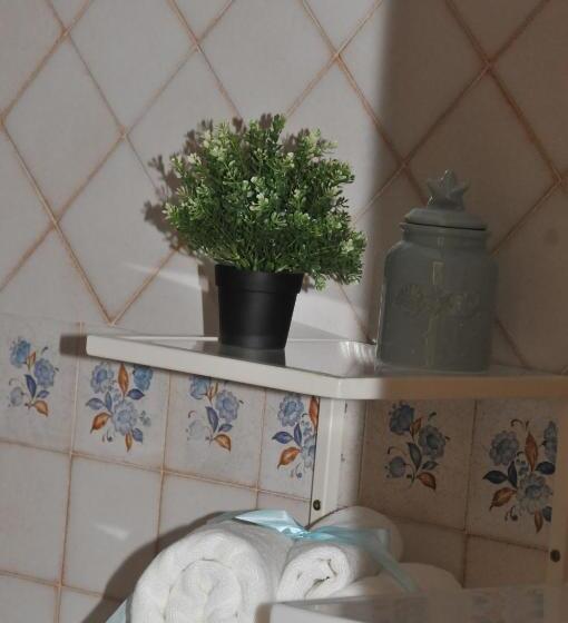 חדר סטנדרט, Come A Casa