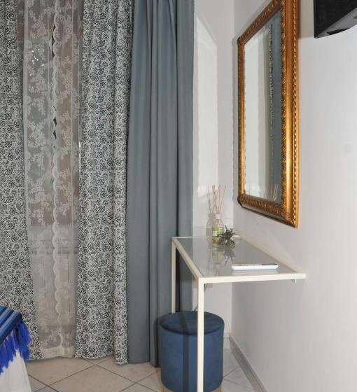 חדר סטנדרט, Come A Casa