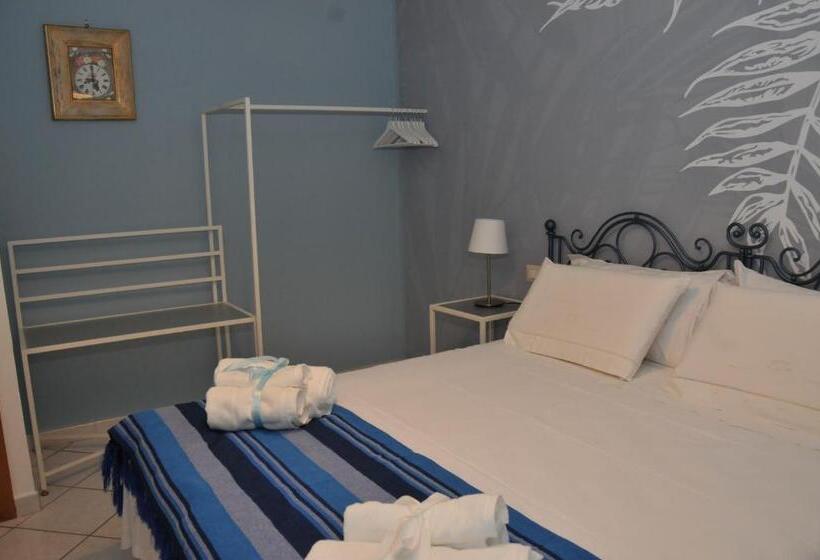 חדר סטנדרט, Come A Casa