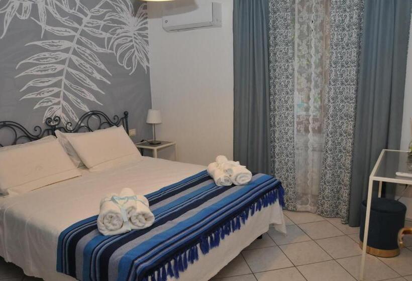 חדר סטנדרט, Come A Casa