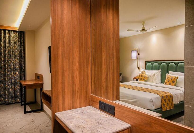 غرفة ديلوكس, Suvidha Suites