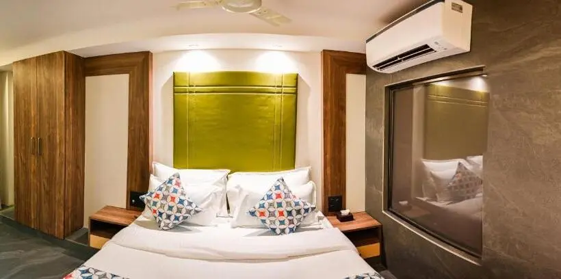 Chambre Supérieure, Suvidha Suites