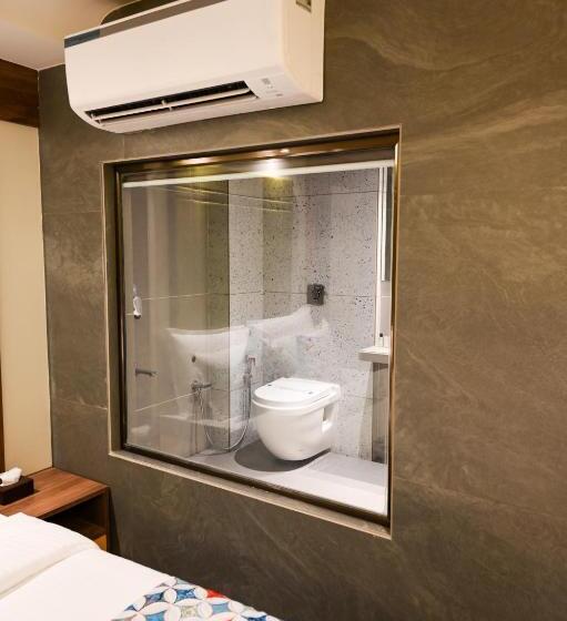 غرفة سوبيريور, Suvidha Suites