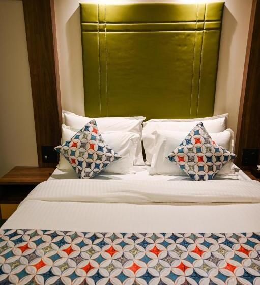 غرفة سوبيريور, Suvidha Suites