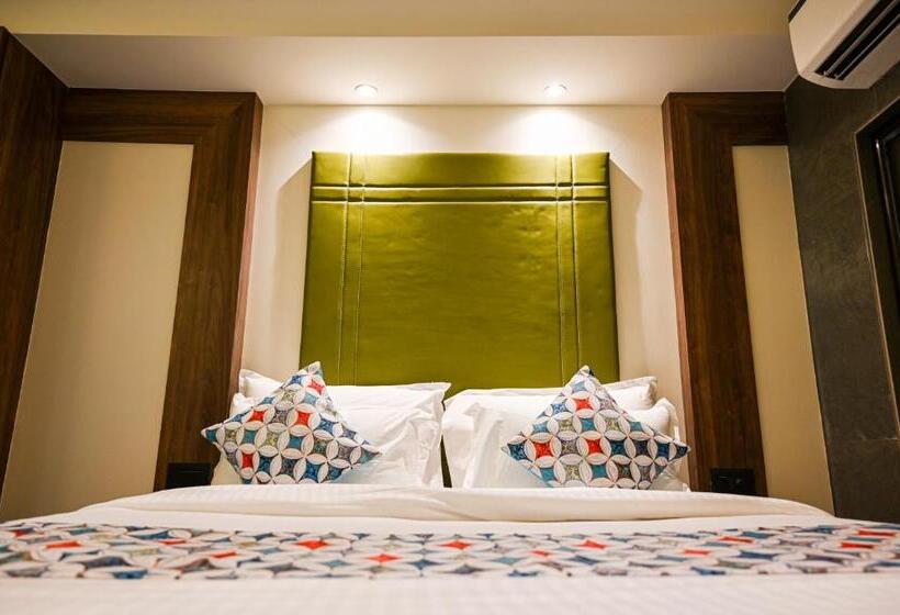 غرفة سوبيريور, Suvidha Suites