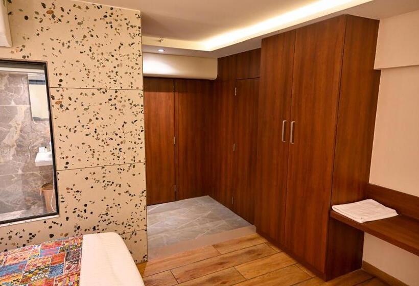 غرفة قياسية, Suvidha Suites