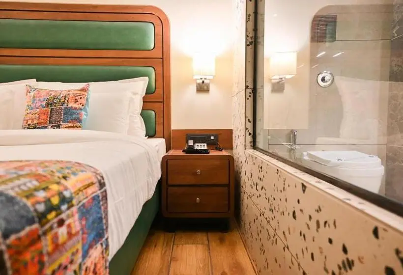 Chambre Standard, Suvidha Suites