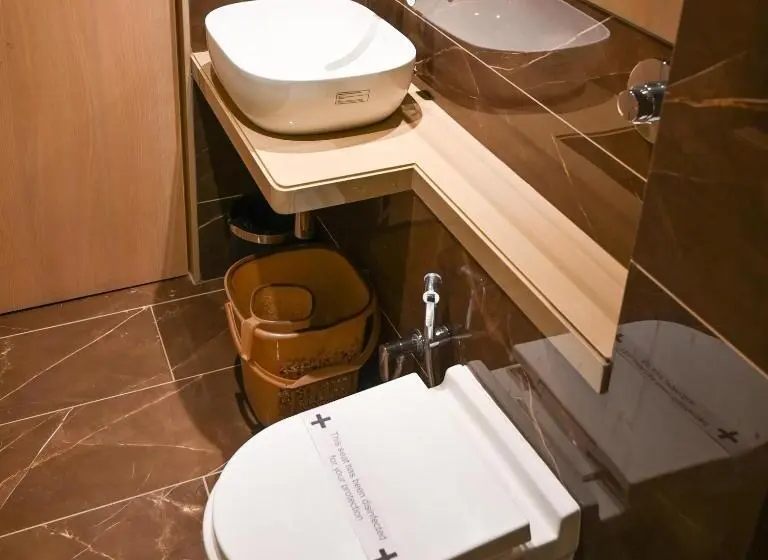 Chambre Deluxe, Suvidha Suites