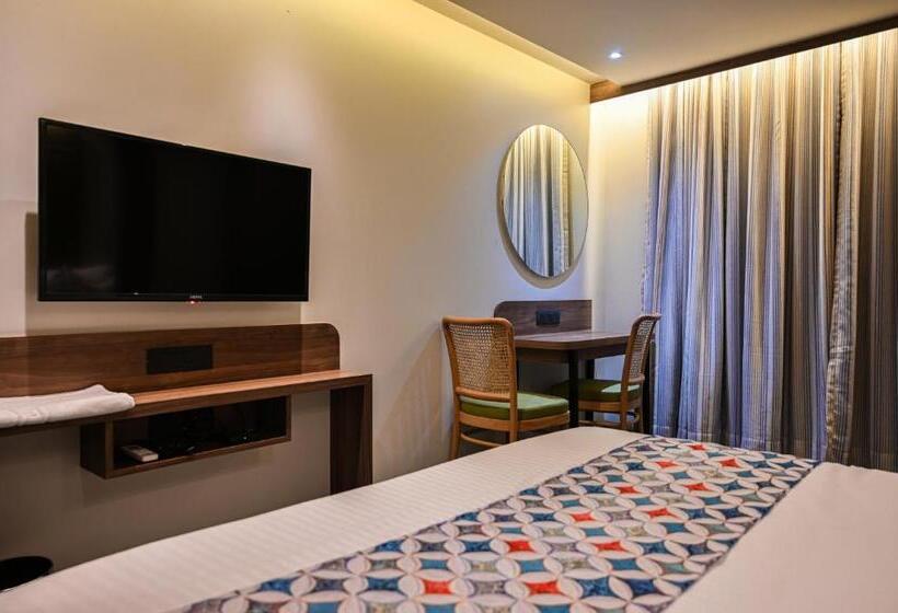 غرفة ديلوكس, Suvidha Suites