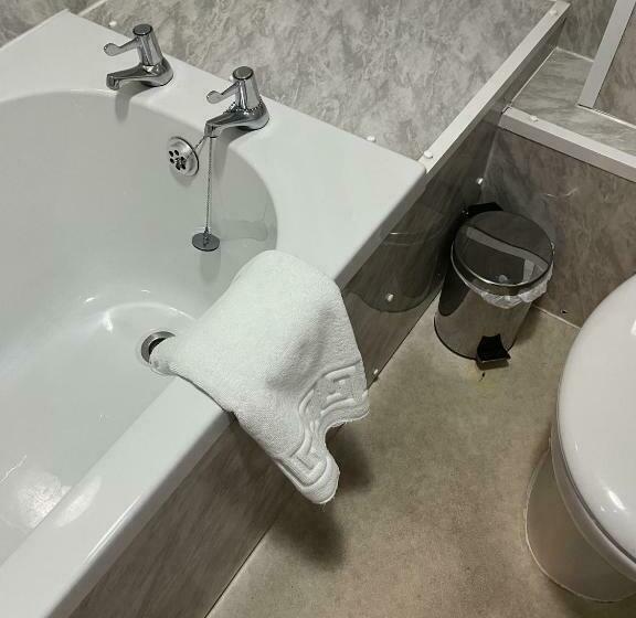 חדר בסיסי, The Tontine Hotel & Bar