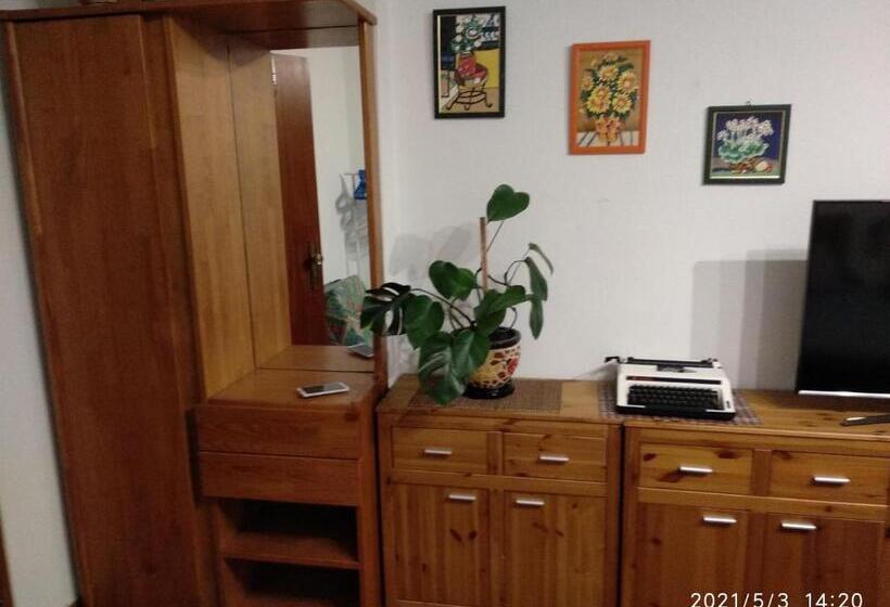 غرفة ديلوكس مطلّة علي الحديقة, Quartos Cesário Verde Massamá