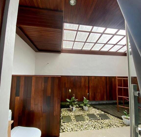 סטודיו דלוקס, Volcano Side Kintamani Bali