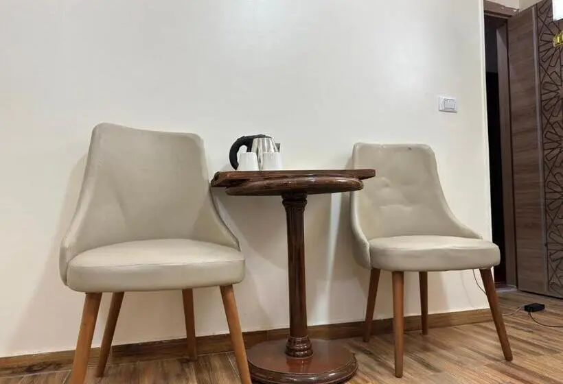 اتاق استاندارد با تخت بزرگ, Pyramids Gardens Hotel   فندق حدائق الاهرام