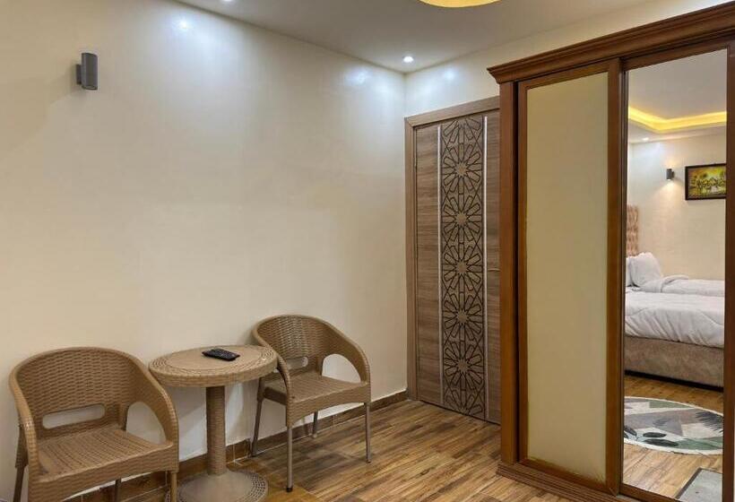 اتاق استاندارد چهار تخته, Pyramids Gardens Hotel   فندق حدائق الاهرام